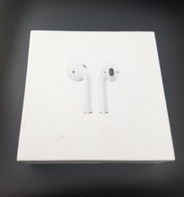 Load image into Gallery viewer, Apple AirPods White In-Ear Wireless Bluetooth Headsets Case MMEF2AM/A